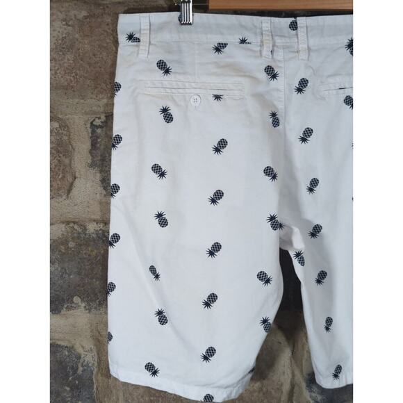 Beverly Hills Polo Club Shorts Men's 38‎ White Blue Pineapple Print Cruise - Picture 8 of 14